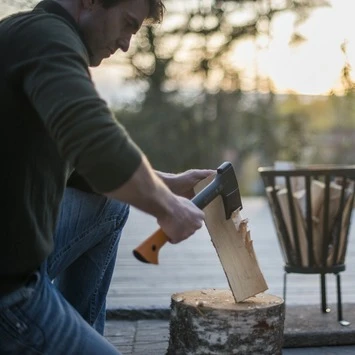 Fiskars Universele Bijl X10 S - Afbeelding 2